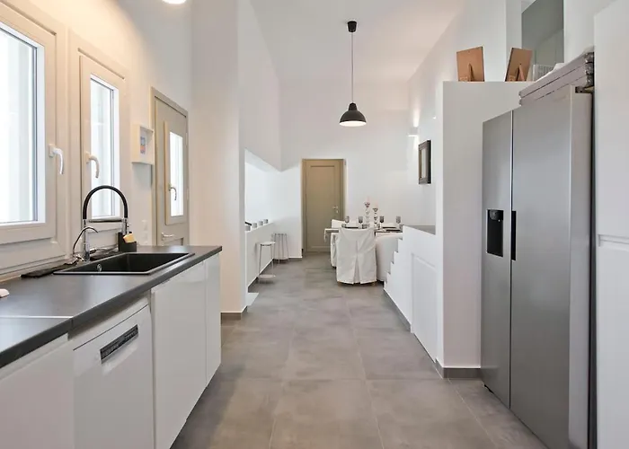 White Wave Kythnos Villa *